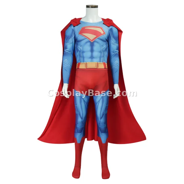 Superman 2025 Costume main picture